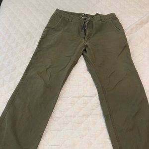 Men’s Drake Green Khakis